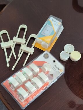 Safety 1st White Child Safety Lock Set – Multi-Piece Kit